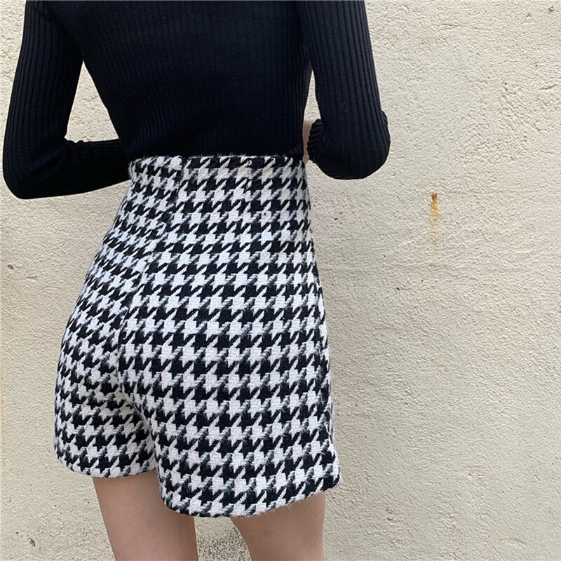 Christmas Gift New 2022 Autumn Winter Women Shorts Wide Leg High Waist Fashionable Woolen Tweed Checkered Lady Shorts Trousers P1257