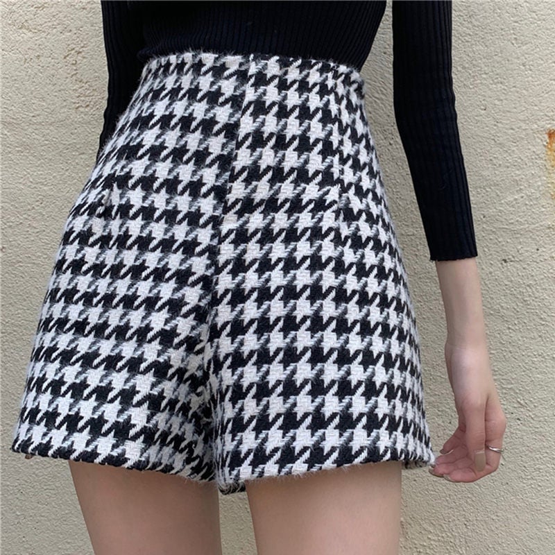 Christmas Gift New 2022 Autumn Winter Women Shorts Wide Leg High Waist Fashionable Woolen Tweed Checkered Lady Shorts Trousers P1257